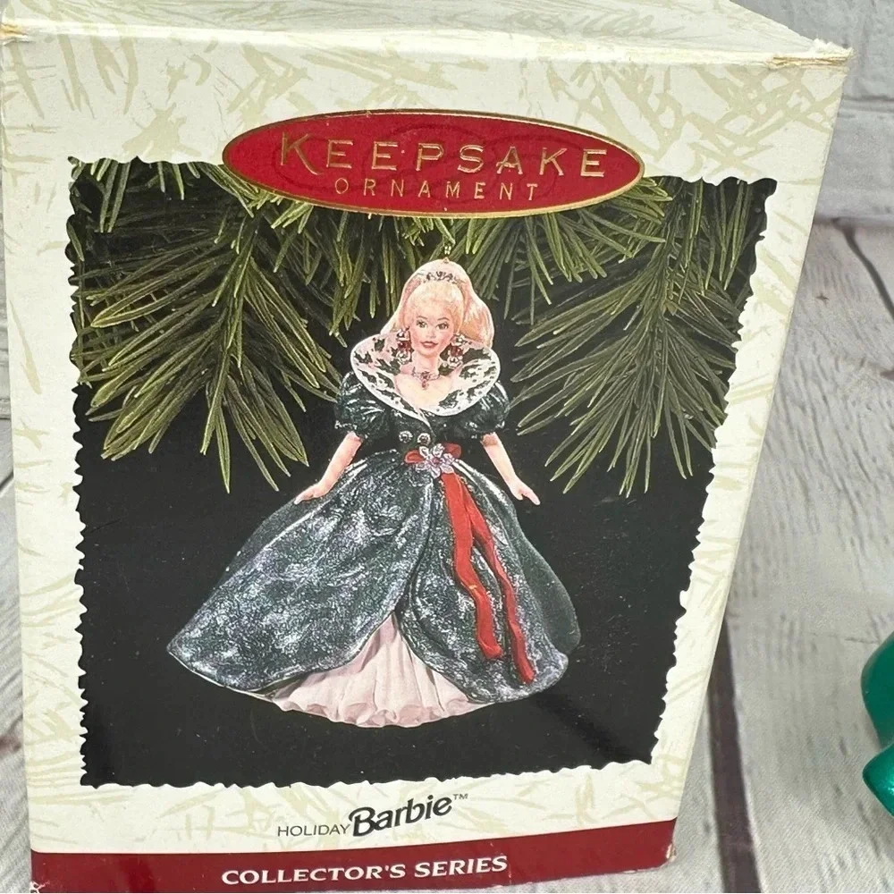 Vintage holiday Barbie hallmark Keepsake Ornament 1995 collector's series